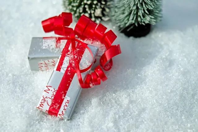 gift, package, ribbon, red, parcel, wrapped up, packaging, wrapping paper, gray, labeled, surprise, christmas, wrapping paper, wrapping paper, wrapping paper, wrapping paper, wrapping paper. How to measure packaging marketing return on investment for parcels