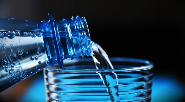 bottle, mineral water, glass, pour, pouring, pouring water, bottle of water, drinking water, plastic bottle, liquid, blue, drink, bottleneck, transparent, drinking water, drinking water, drinking water, drinking water, drinking water. How to build a packaging marketing outlook that stays current