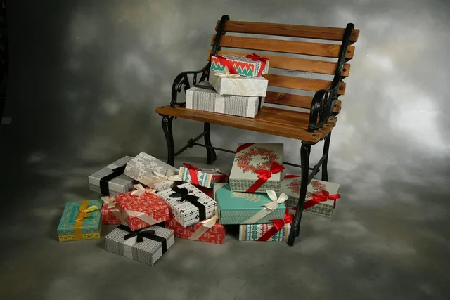christmas box, gift packaging, gift, gift box, give. Seasonal unboxing guide for UK Christmas, Black Friday and summer sales
